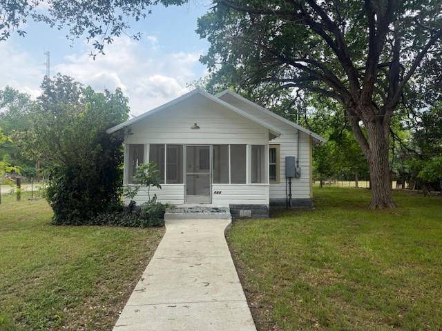 220 Main ST, Fentress, TX 78622