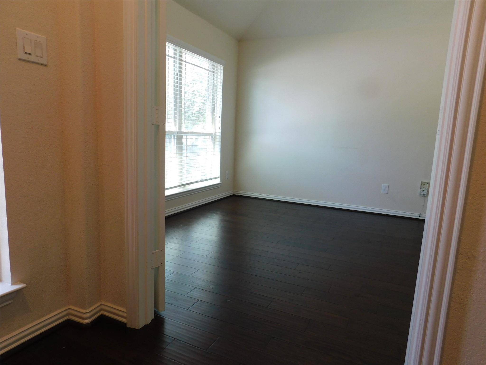 3636 Bainbridge ST, Round Rock, TX 78681