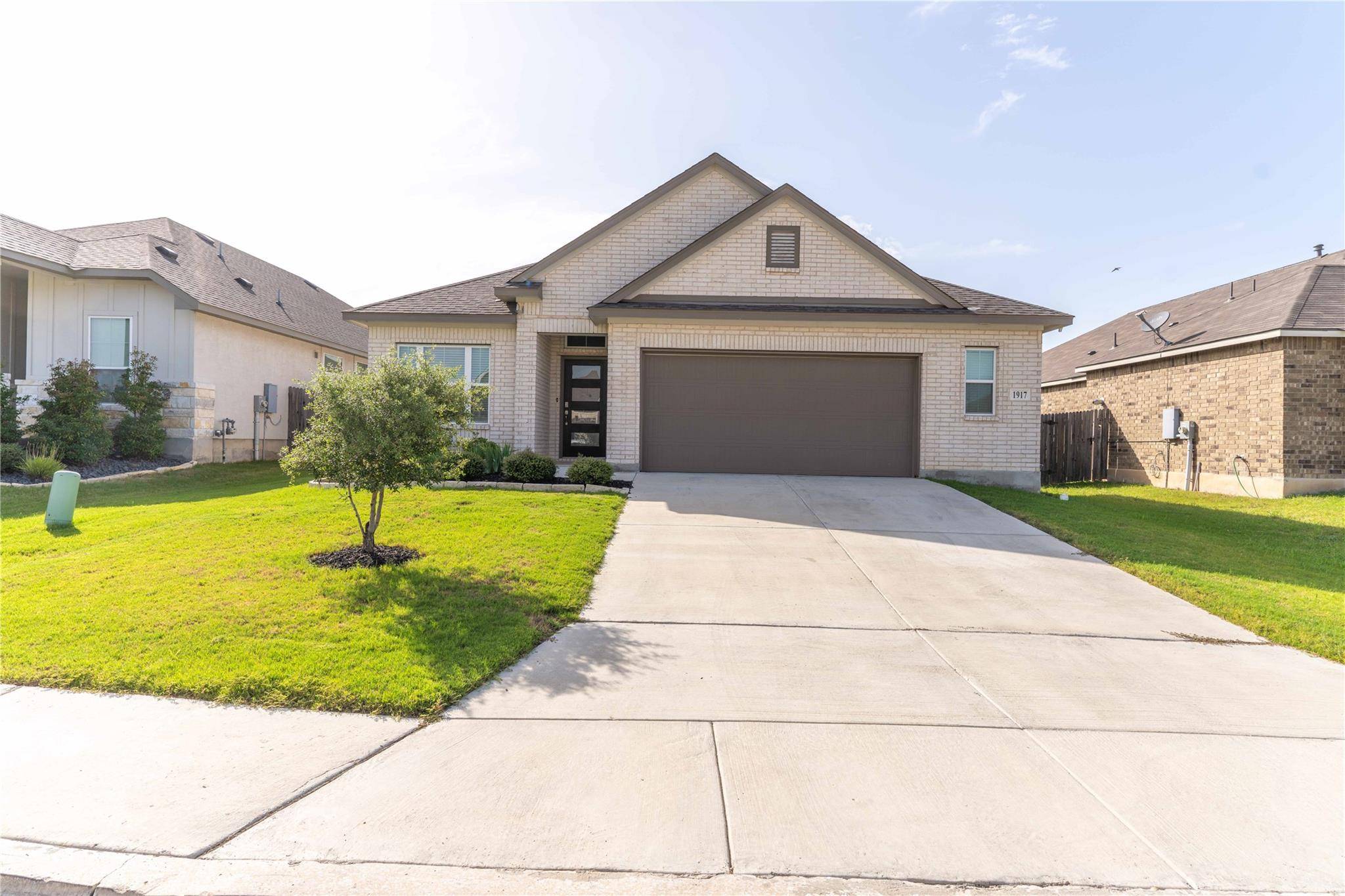 1917 Colonial Ave, New Braunfels, TX 78130
