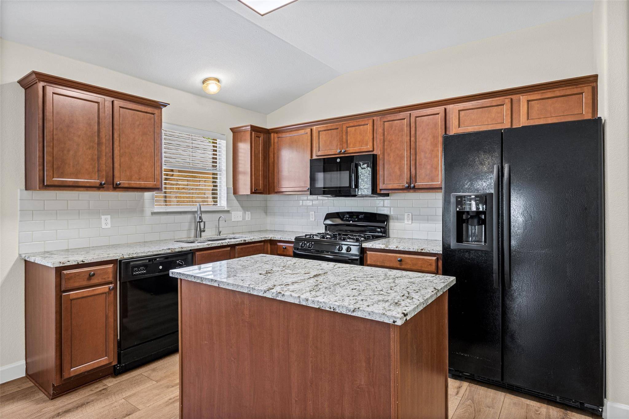 11917 Buzz Schneider LN, Austin, TX 78748