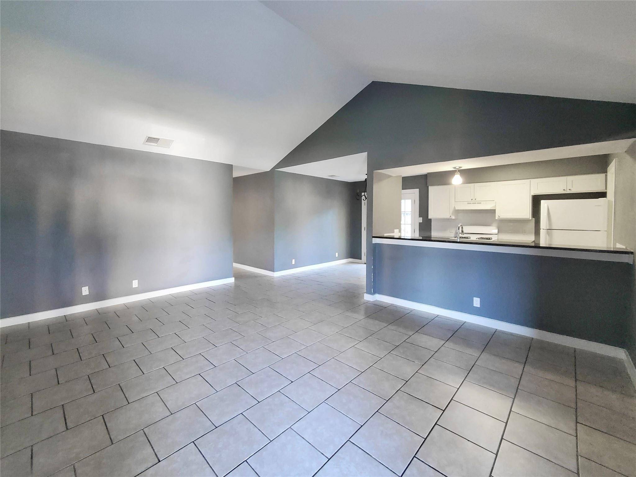 1813 Nicole CIR #B, Round Rock, TX 78664