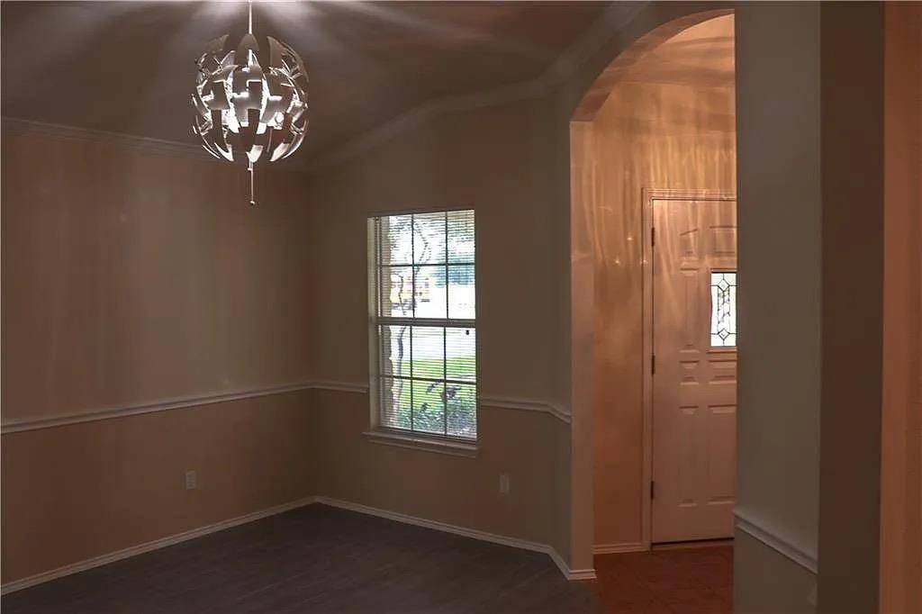 100 S Creek Bend DR, Hutto, TX 78634