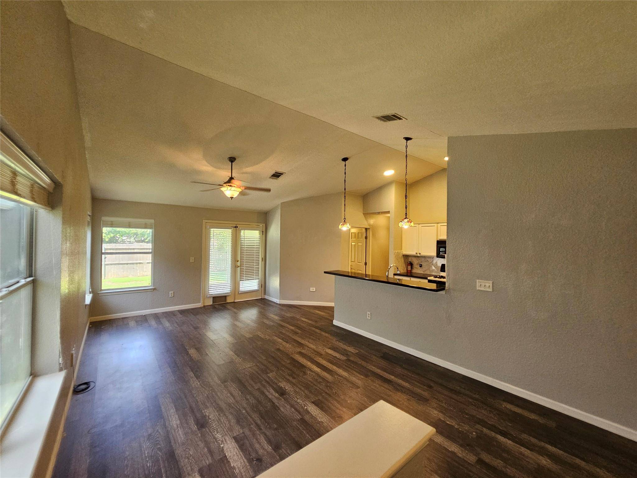 174 Prairie Springs LOOP, Georgetown, TX 78626
