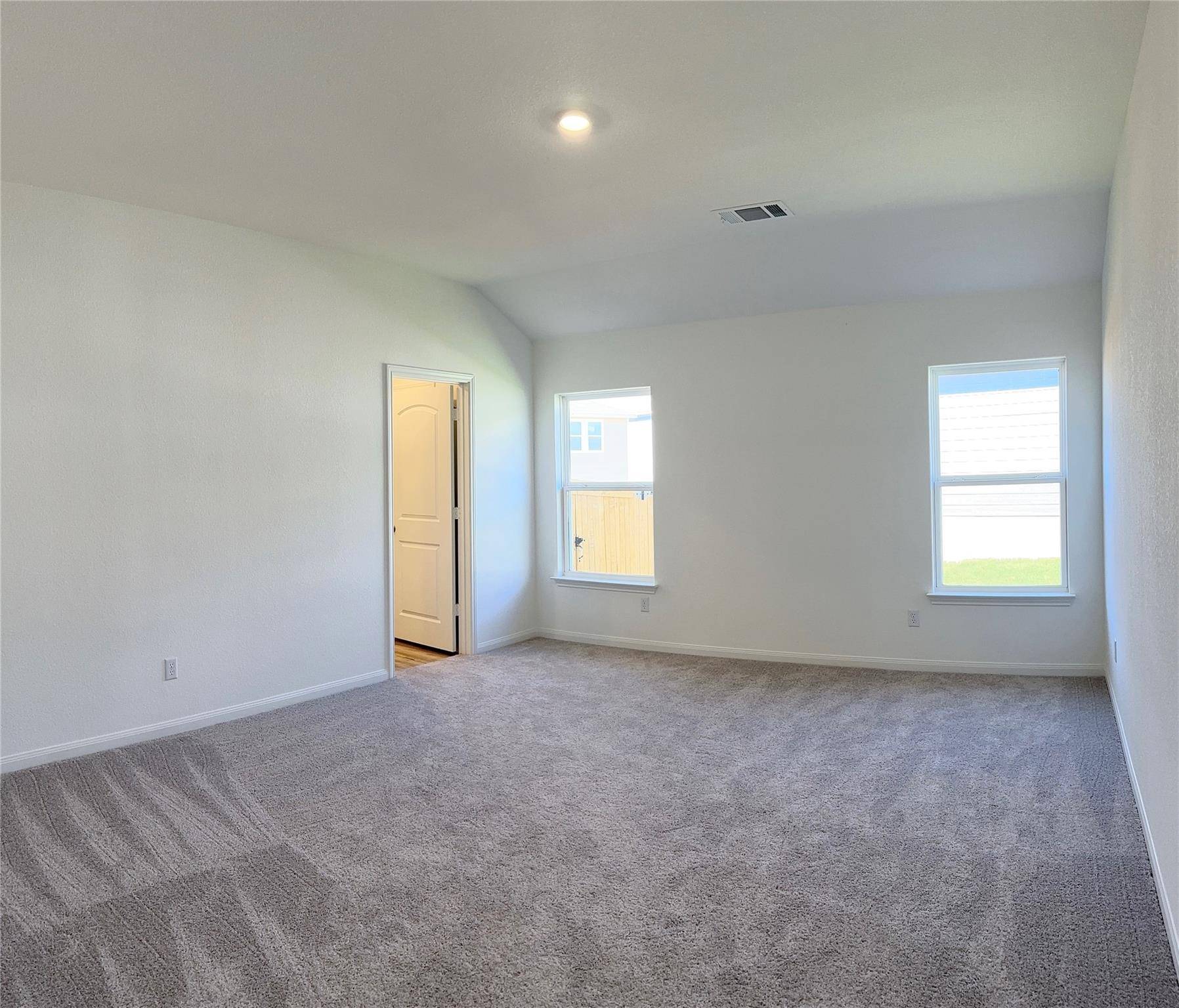 133 Captain Dooley LN, Jarrell, TX 76537