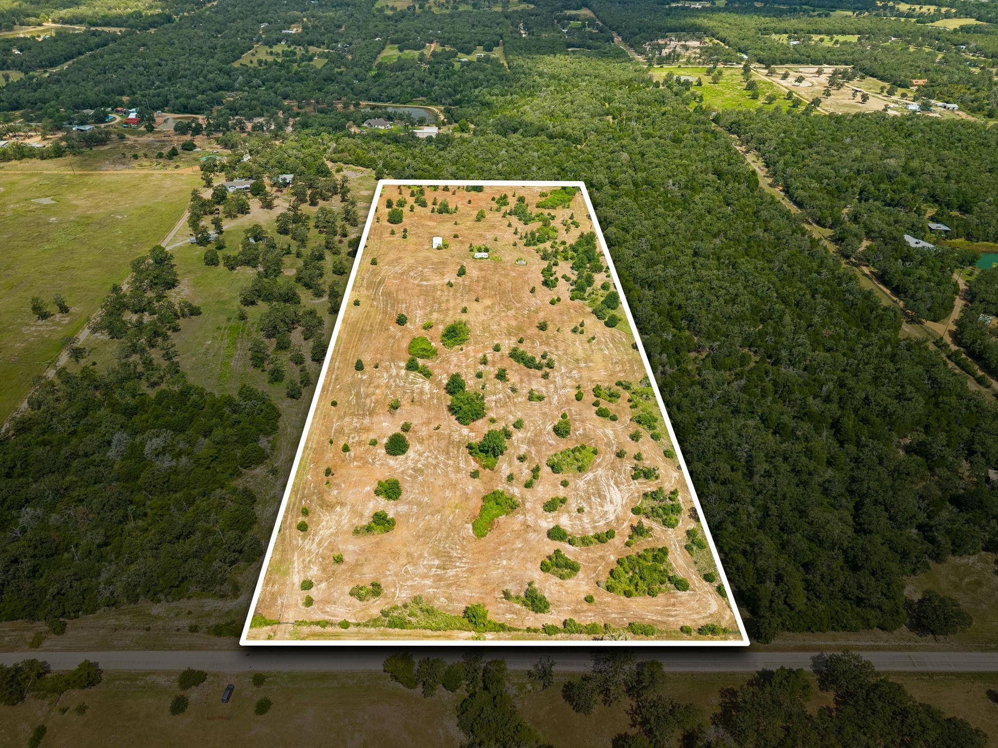 1430 Raymond Lehmann LN, Ledbetter, TX 78946