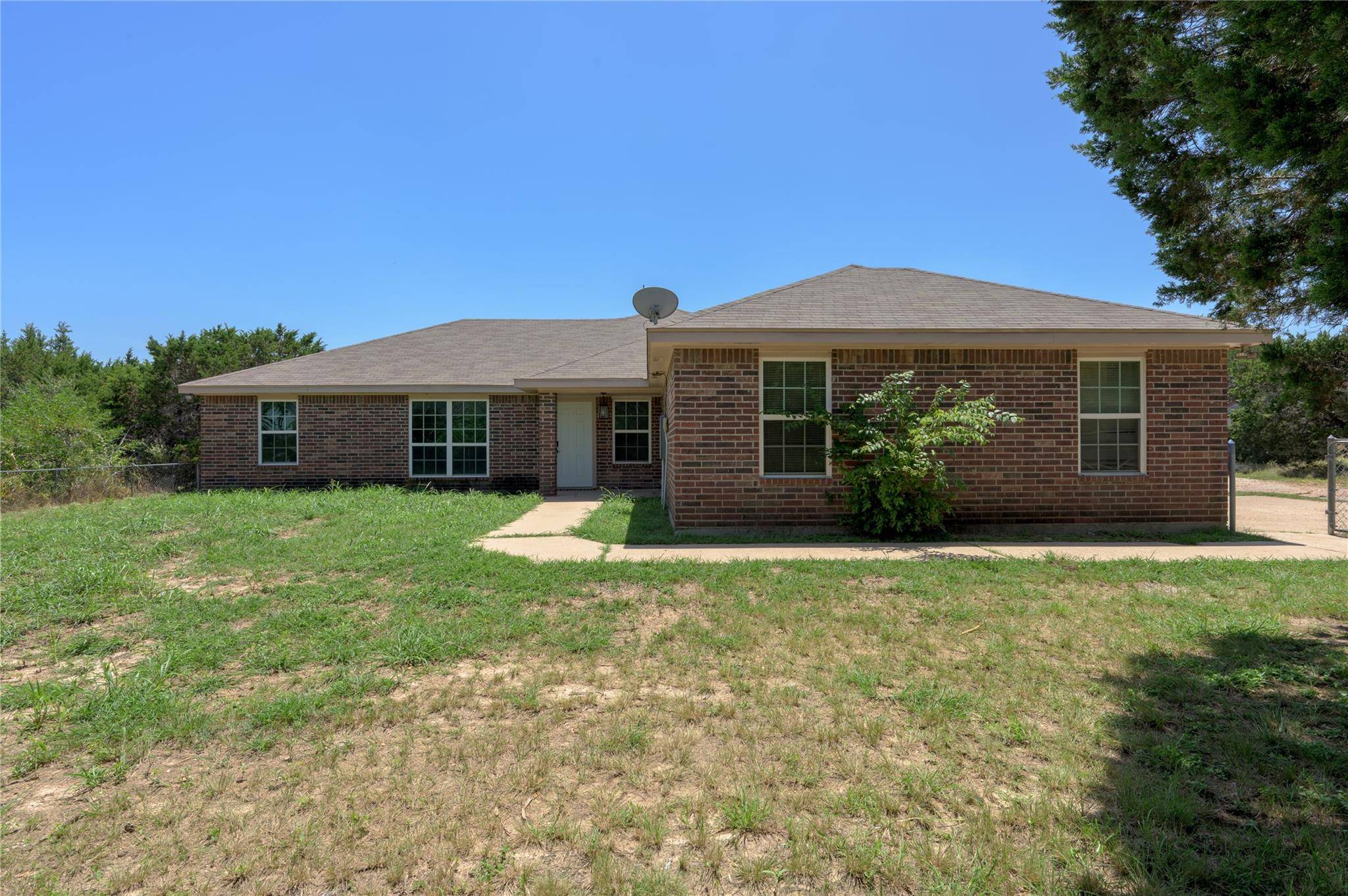 815 Rocky LN, Copperas Cove, TX 76522