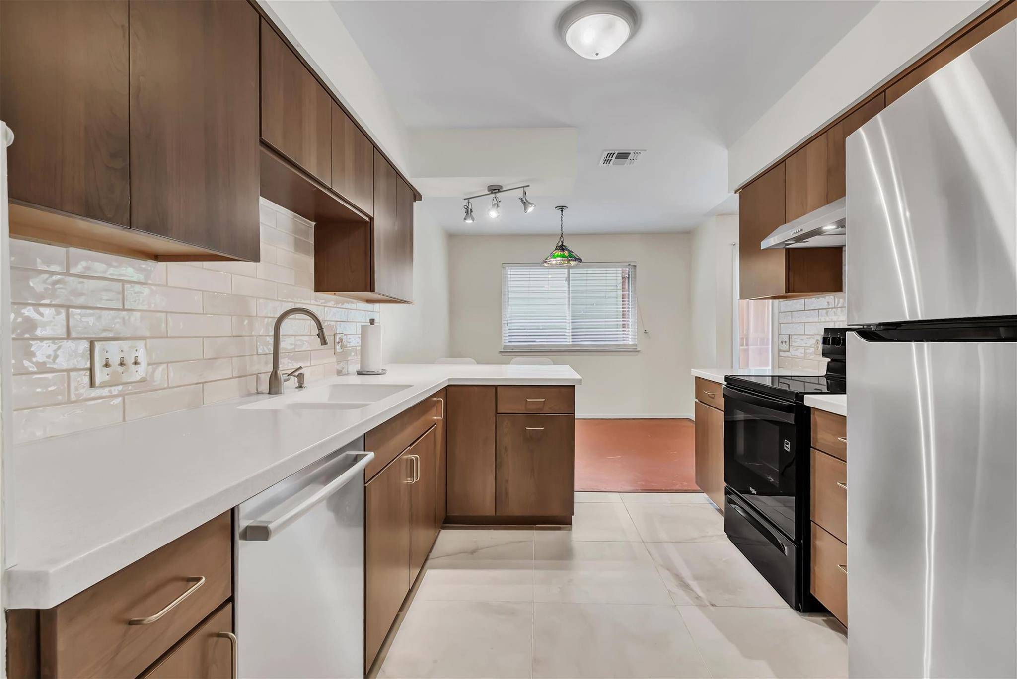 5703 W Gate BLVD #B, Austin, TX 78745