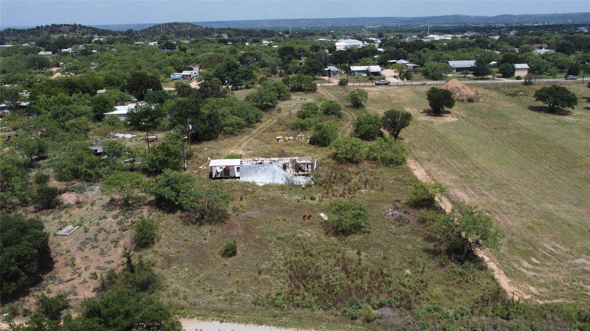 1208 Eula LN, Kingsland, TX 78639