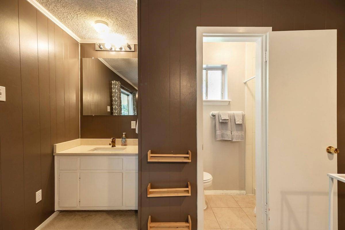 1711 Deerfield DR, Austin, TX 78741