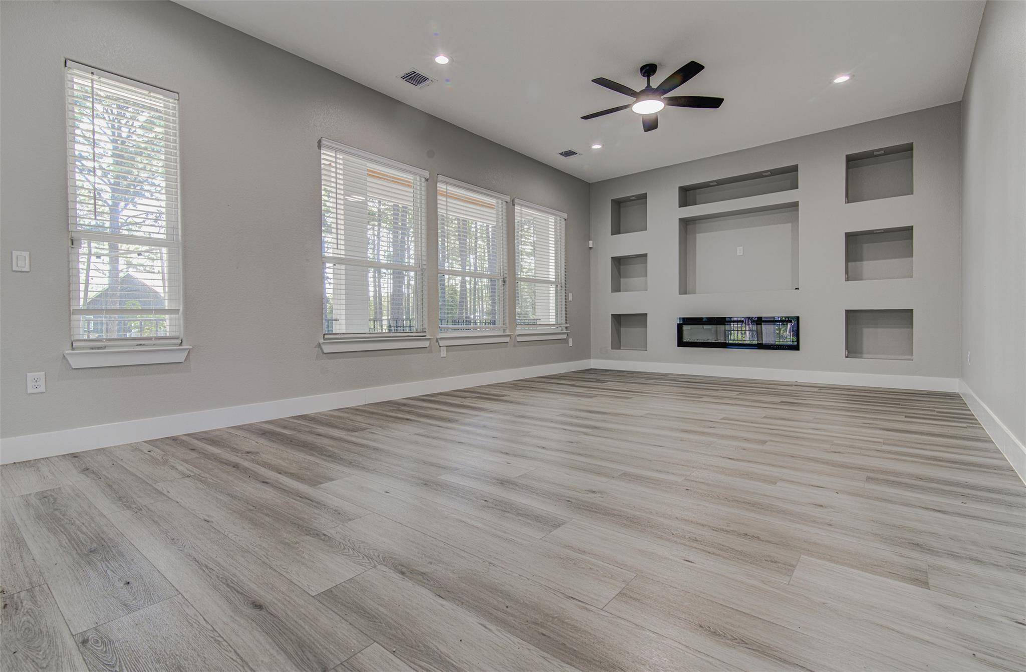 124 Feather Grass LN, Bastrop, TX 78602