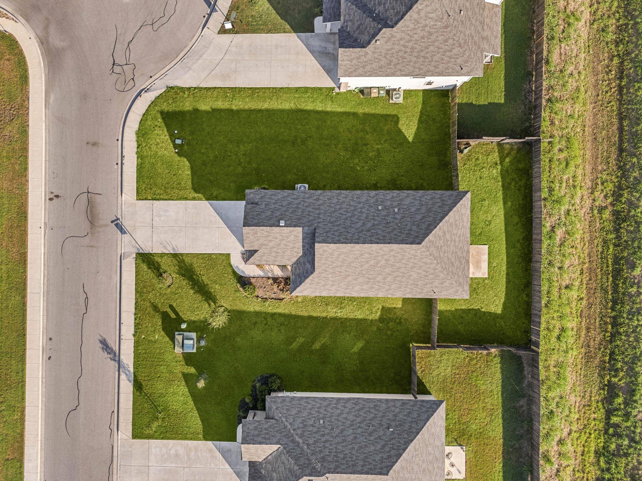 302 Sunshine LN, Kyle, TX 78640