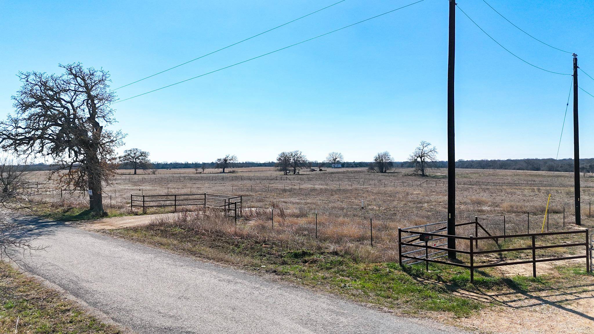 8150 Old Colony Line RD, Dale, TX 78616