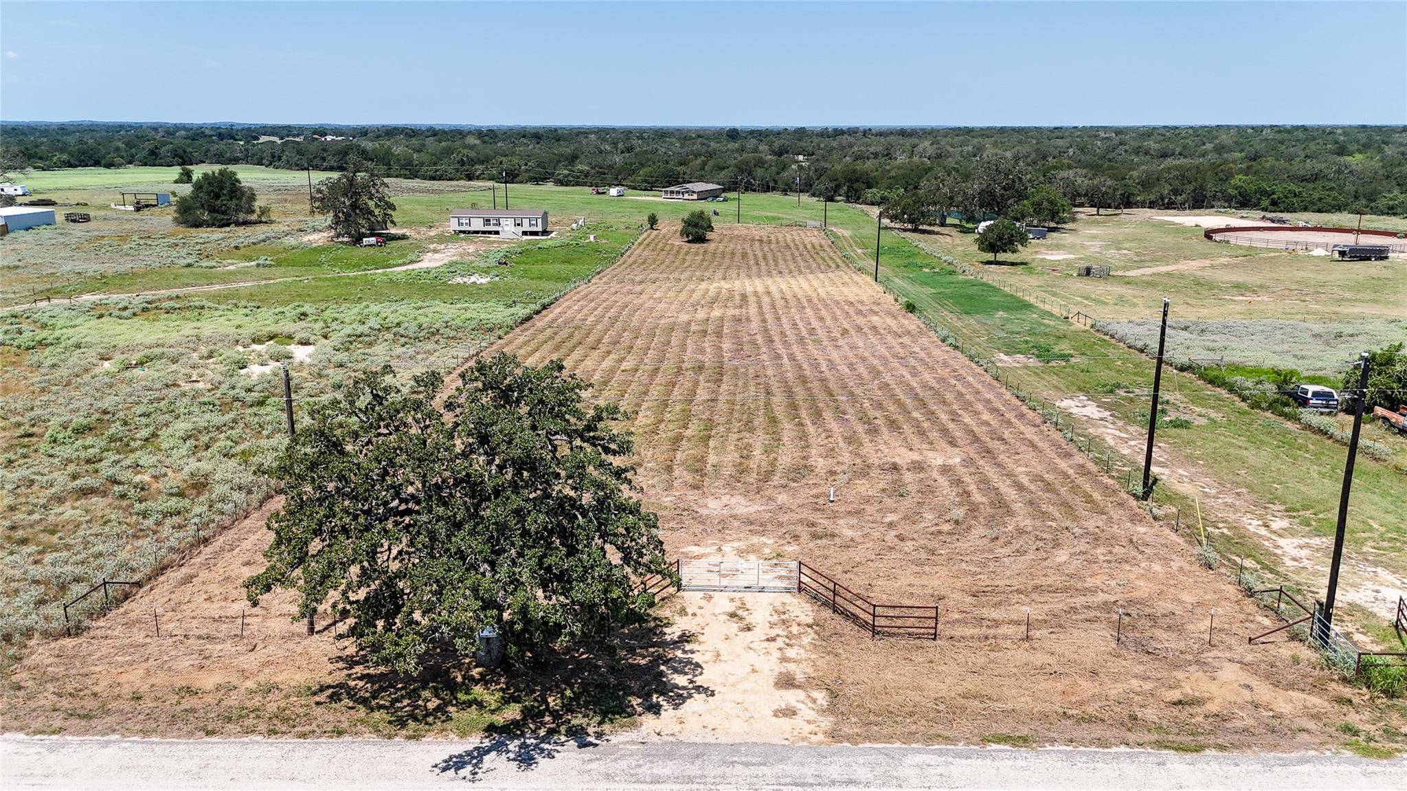 8150 Old Colony Line RD, Dale, TX 78616