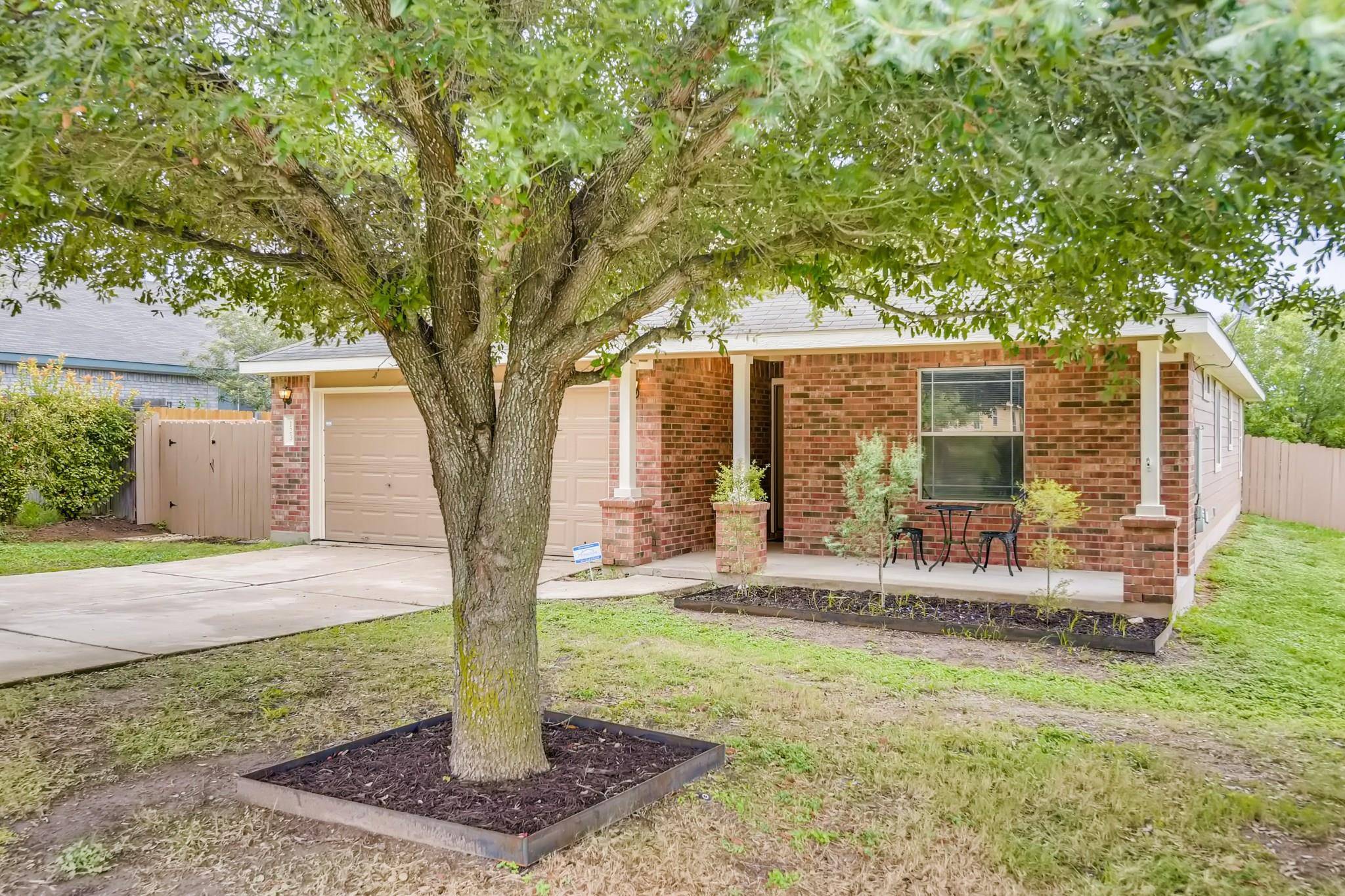 123 Loon Lake DR, Kyle, TX 78640