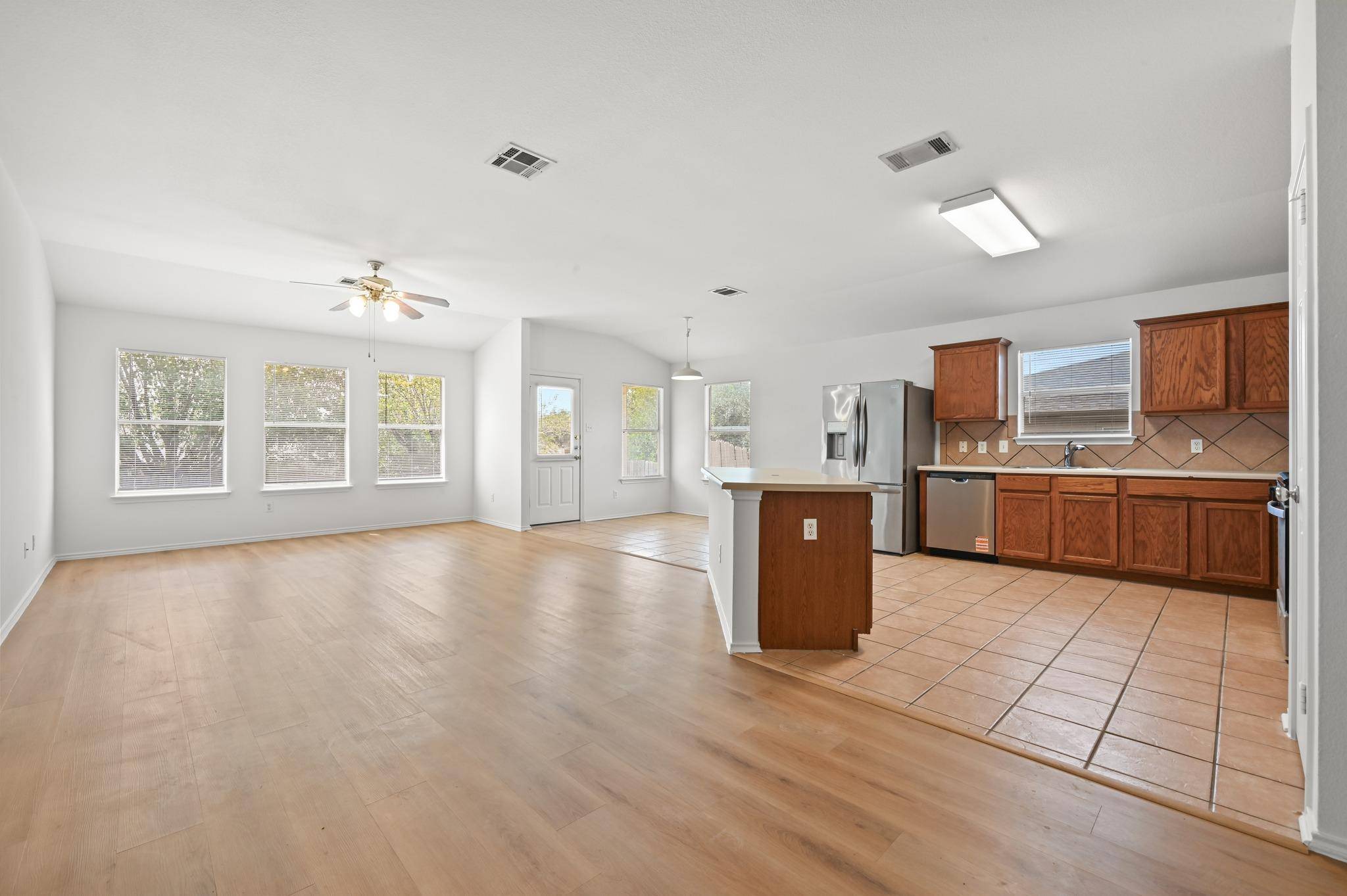 123 Loon Lake DR, Kyle, TX 78640