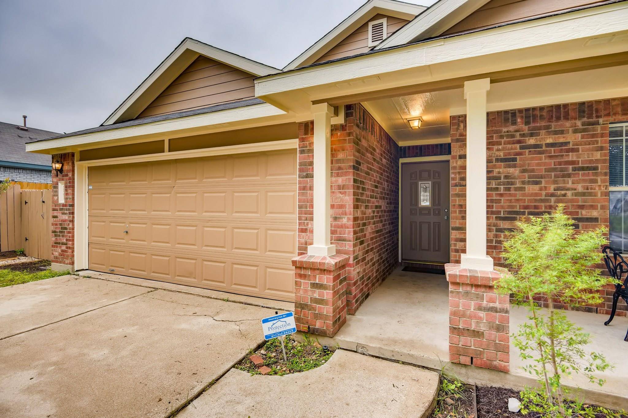123 Loon Lake DR, Kyle, TX 78640