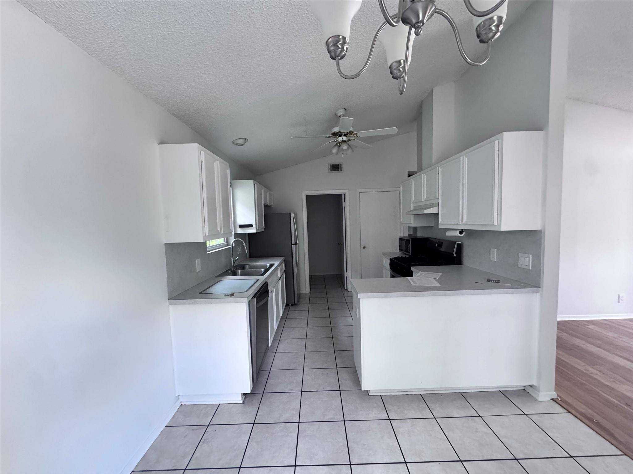 3709 Tom Green ST #B, Austin, TX 78705