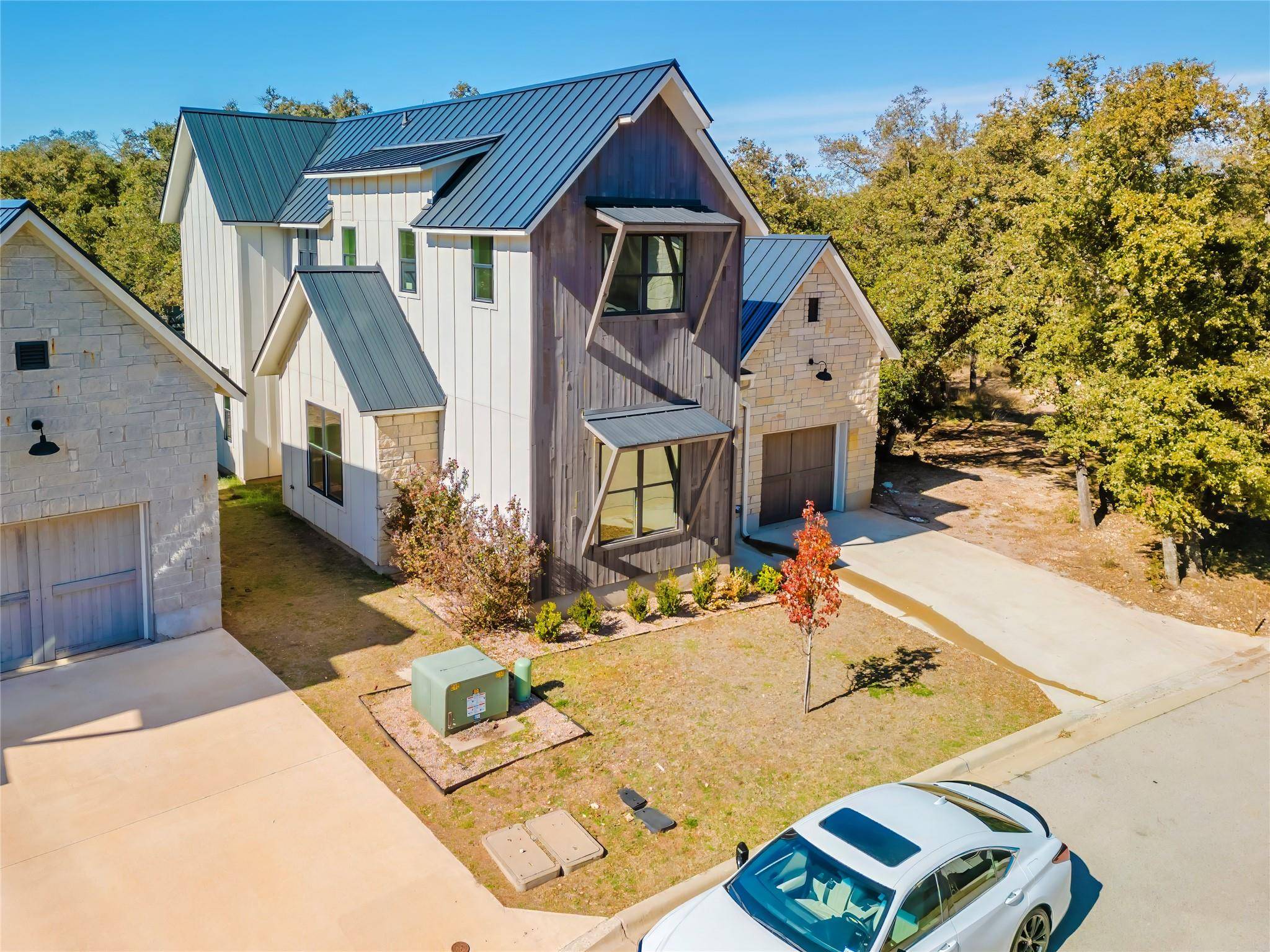 2404 Bruin DR, Spicewood, TX 78669
