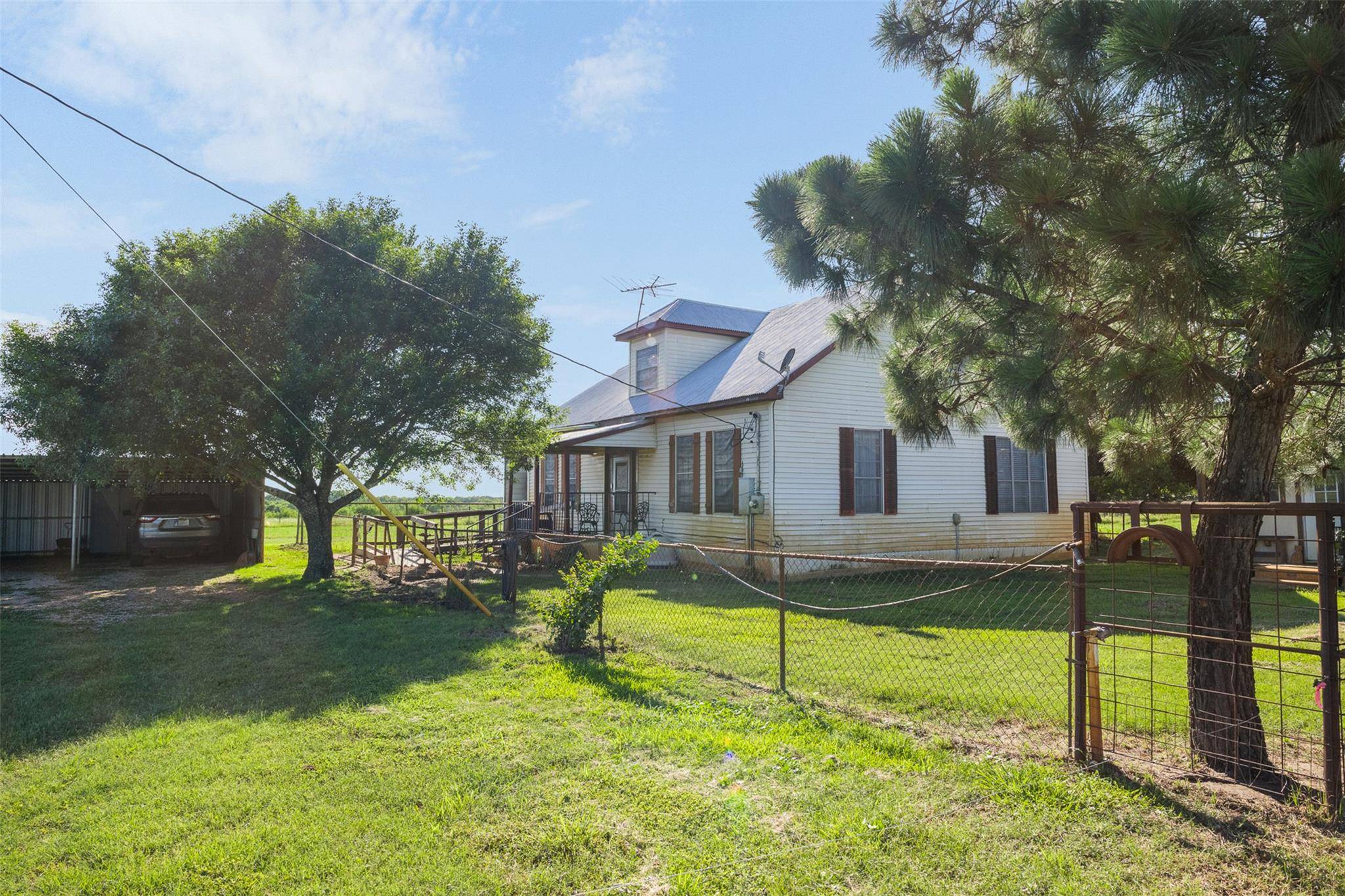 1546 County Road 203, Paige, TX 78659
