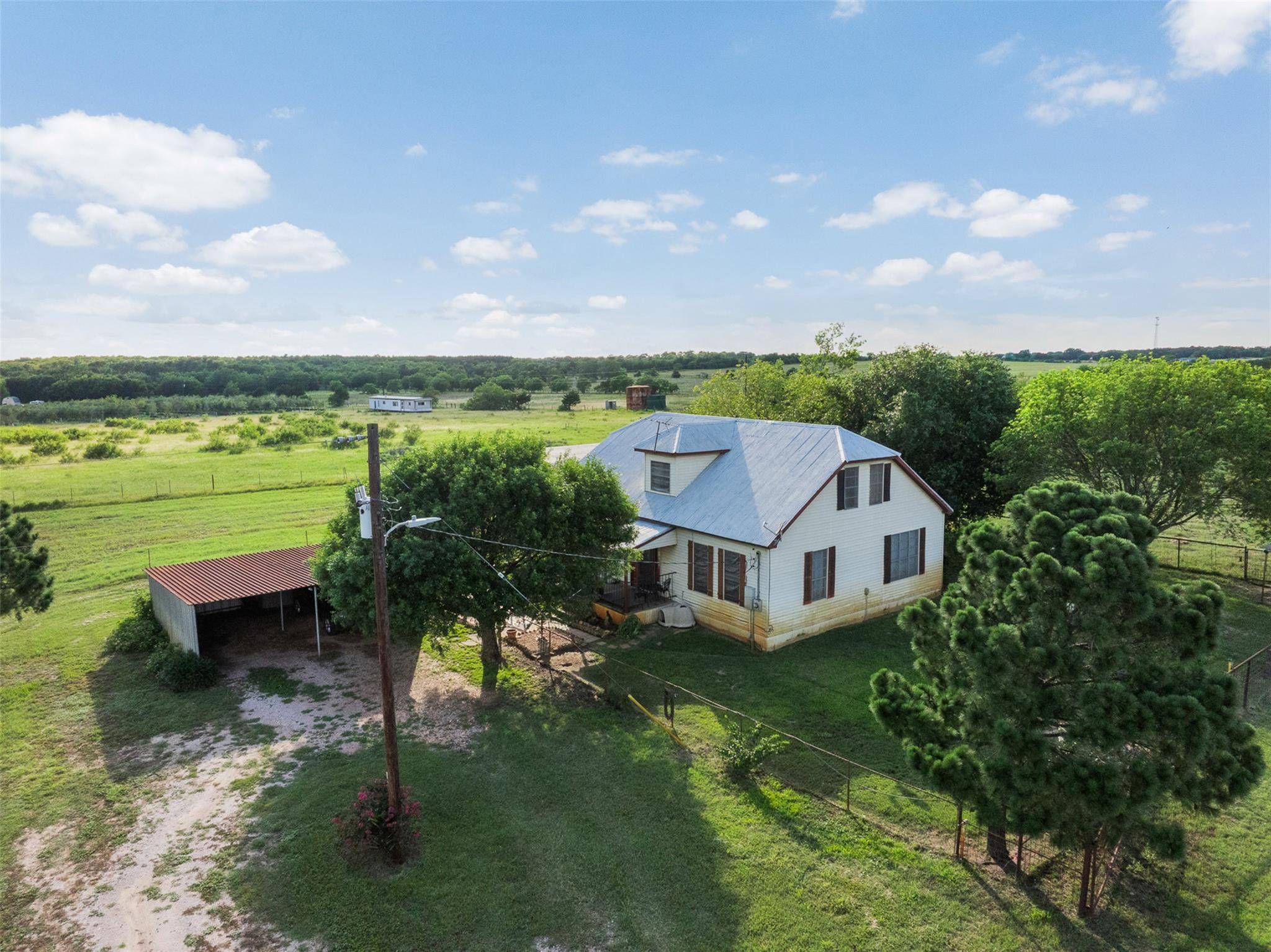 1546 County Road 203, Paige, TX 78659