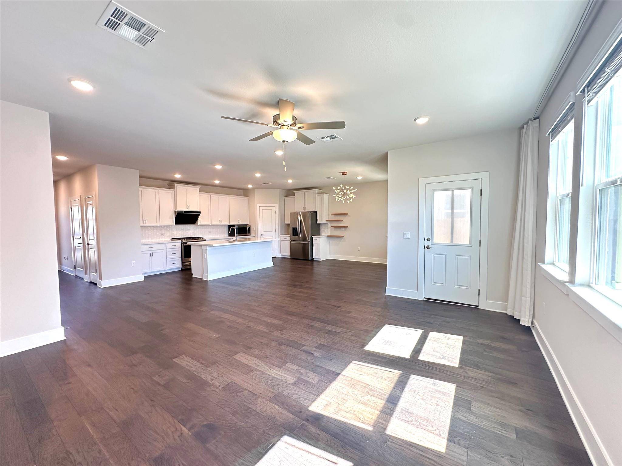 15701 Ellinger DR, Austin, TX 78728