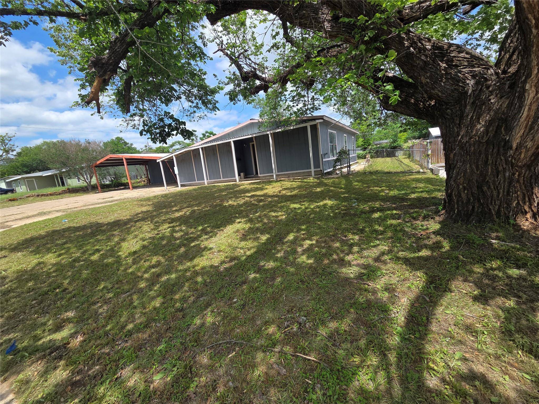 708 Rockdale RD, Rockdale, TX 76567