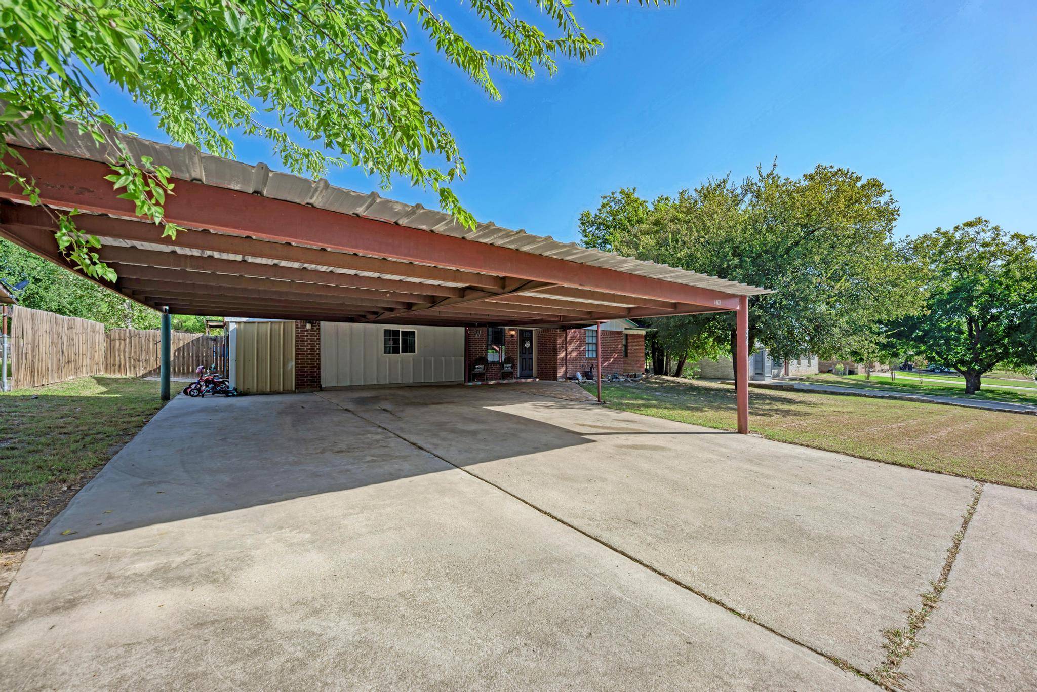 1407 W Avenue C, Lampasas, TX 76550