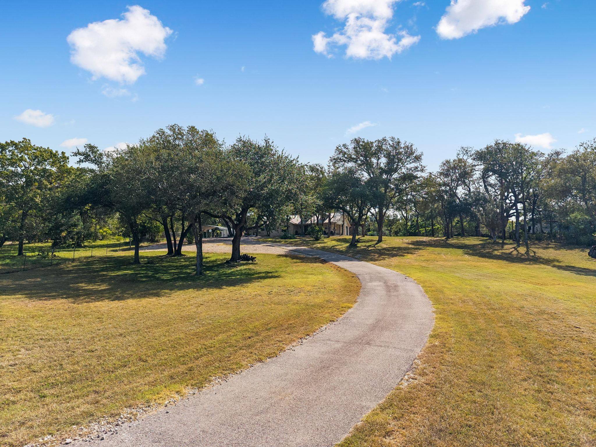 1127 Penion DR, Austin, TX 78748