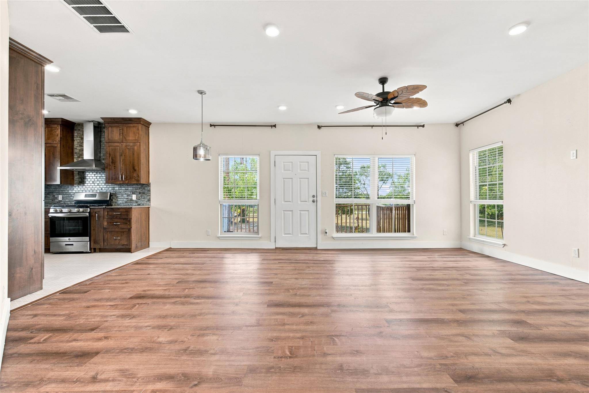 600 Highland Ranch WAY, Dale, TX 78616