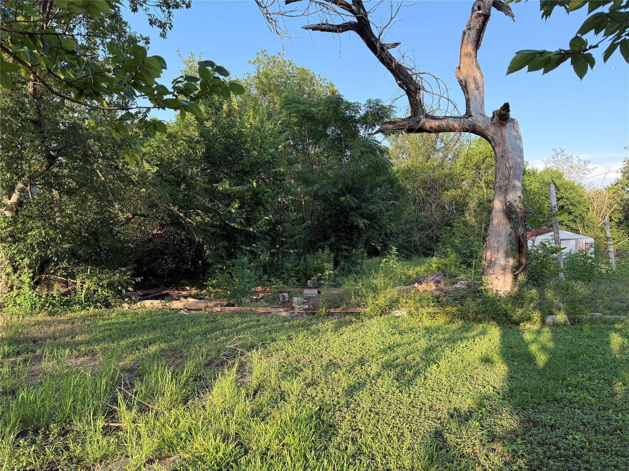 602 Burkett ST, Taylor, TX 76574