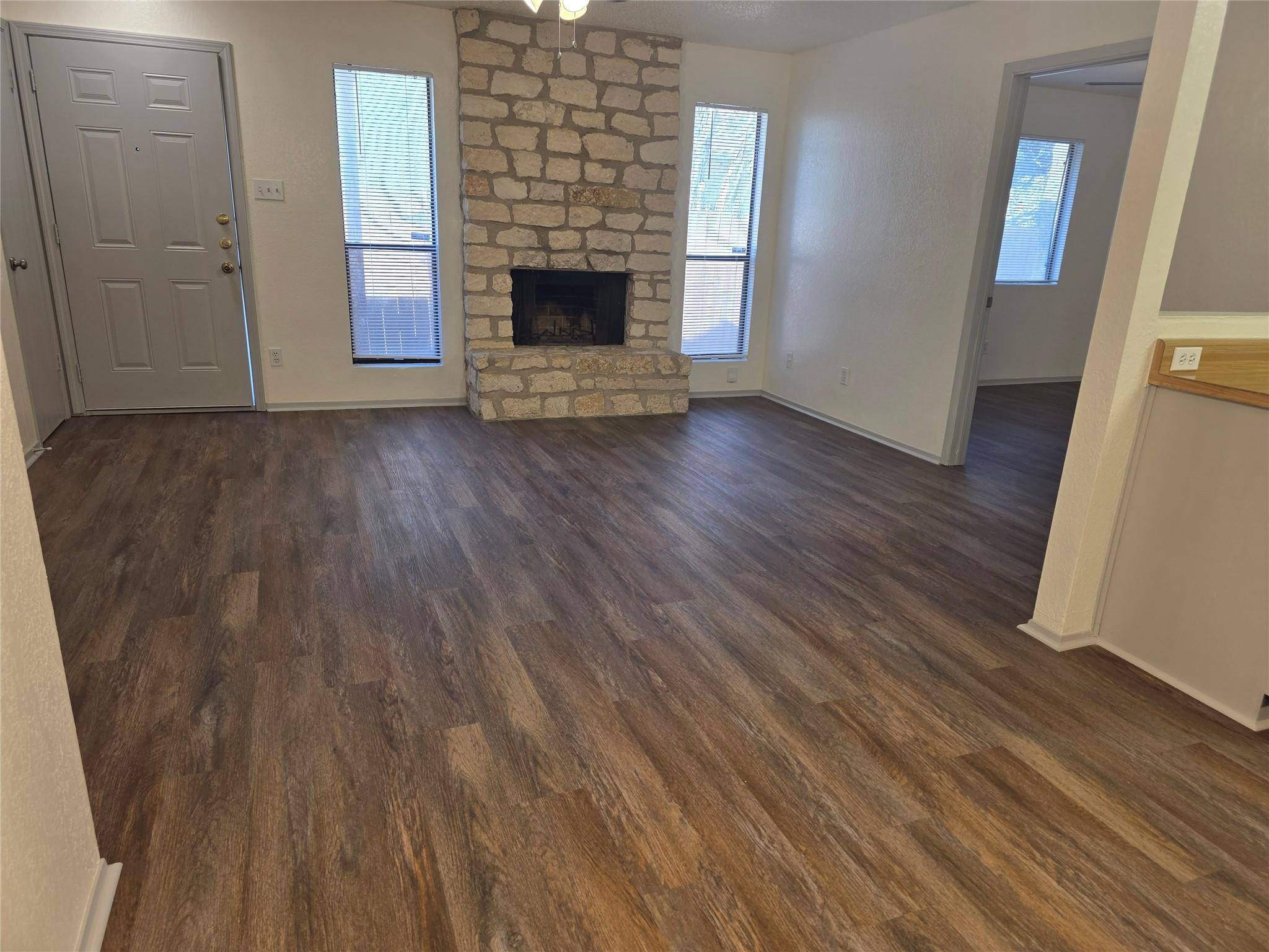1735 HORSESHOE CIR, Round Rock, TX 78681
