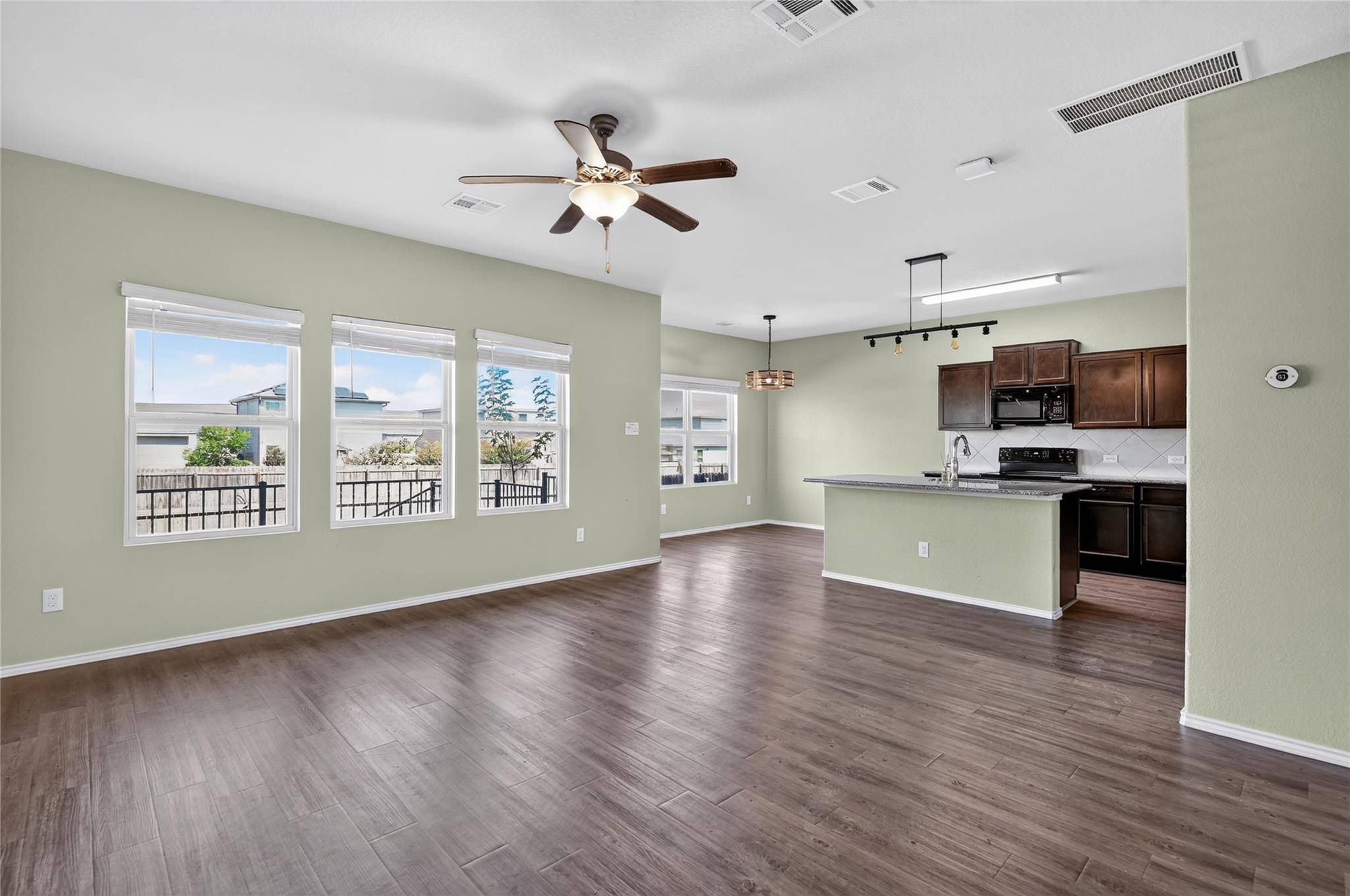 456 Major Lee LN #17H, Jarrell, TX 76537