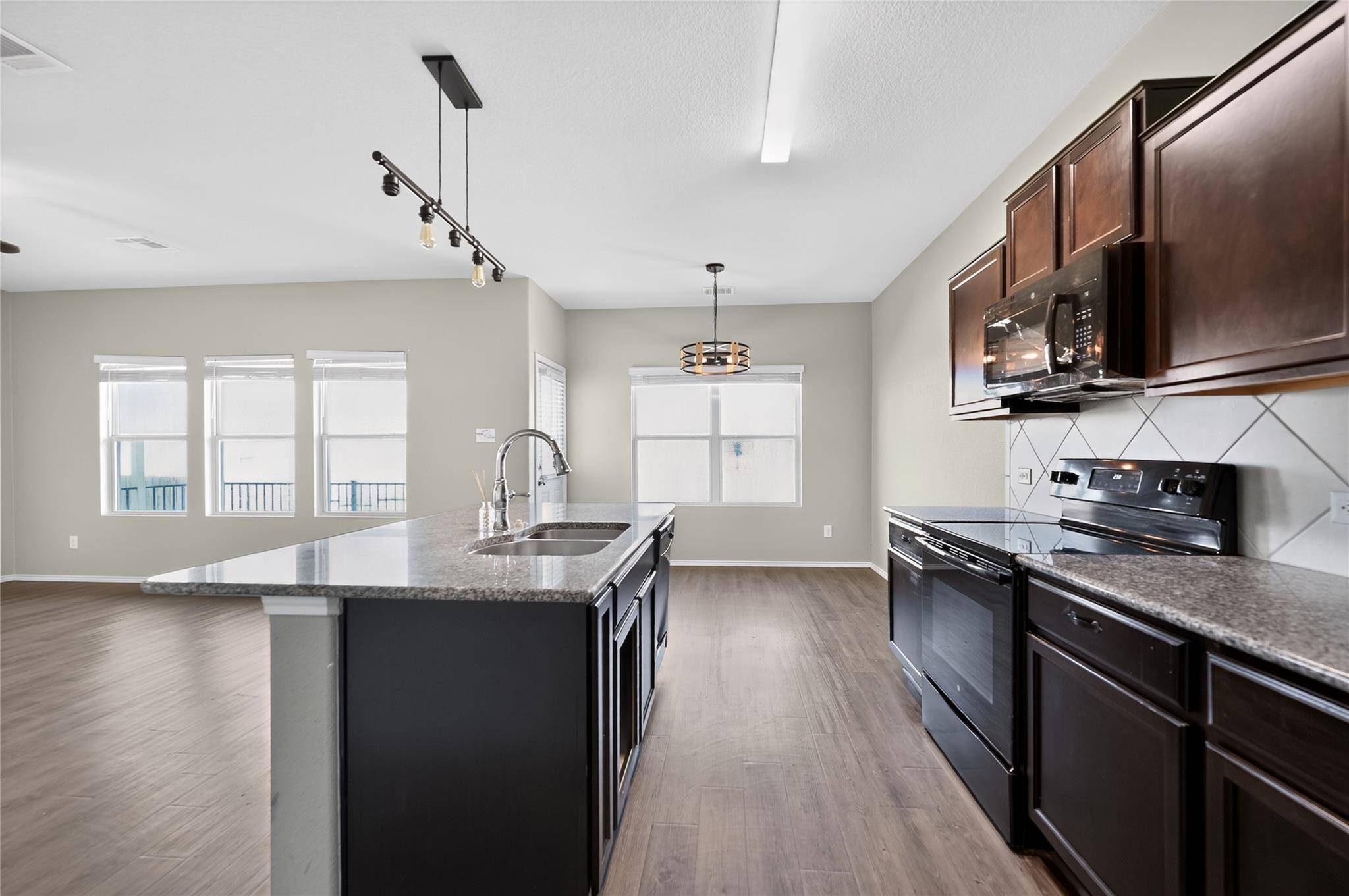 456 Major Lee LN #17H, Jarrell, TX 76537