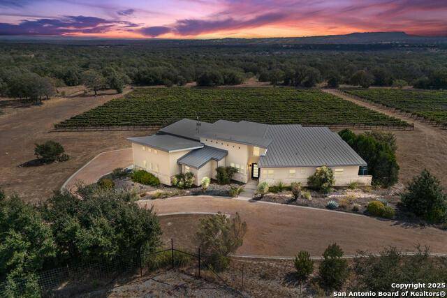 1758 Lincoln Smith Road RD, Round Mountain, TX 78663