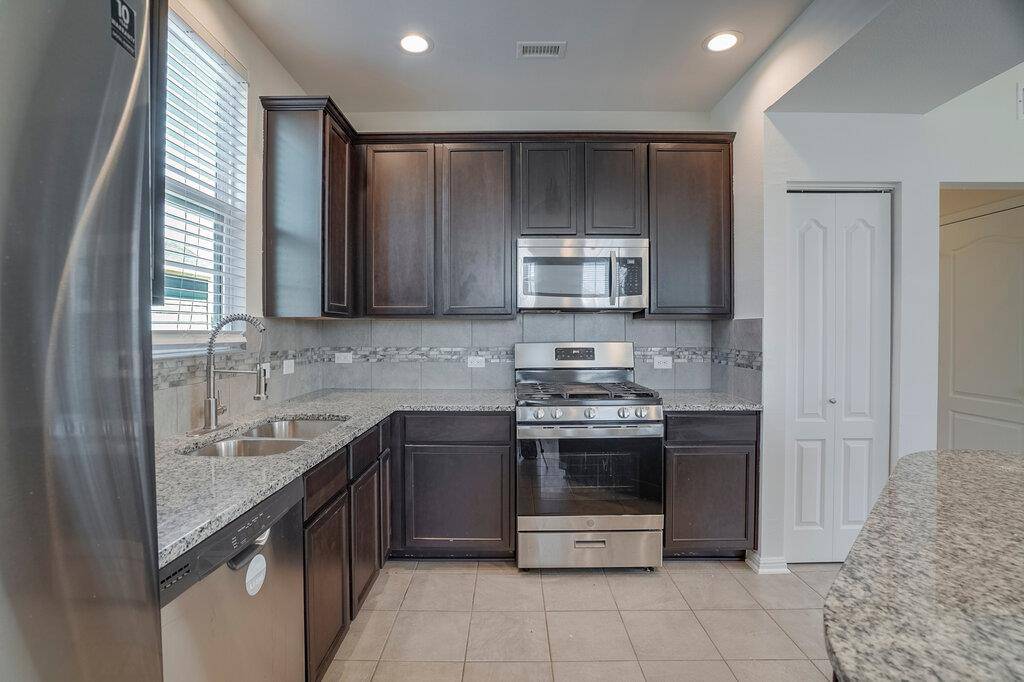 576 Ferrule DR, Kyle, TX 78640