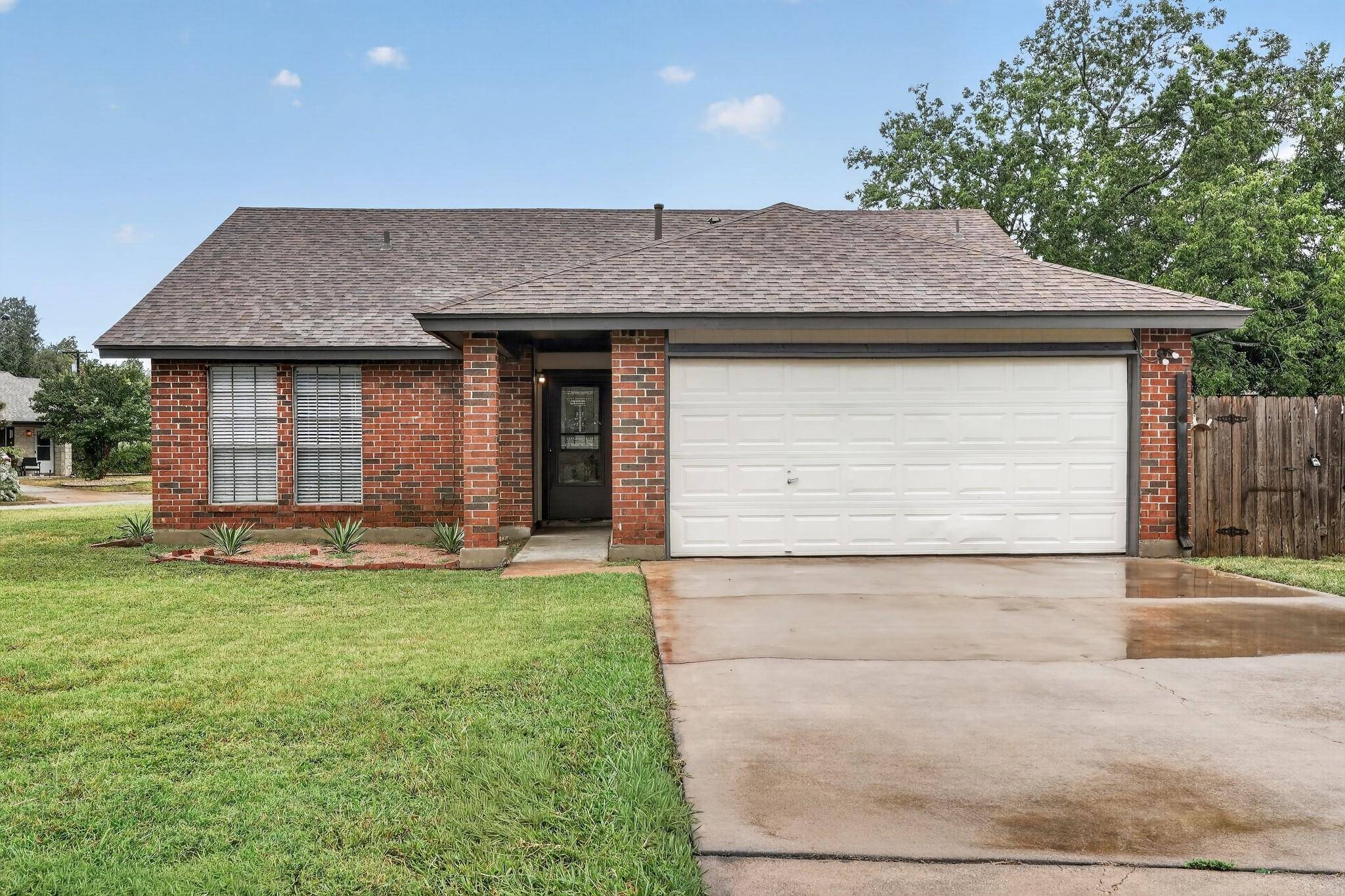1509 Taron DR, Round Rock, TX 78681