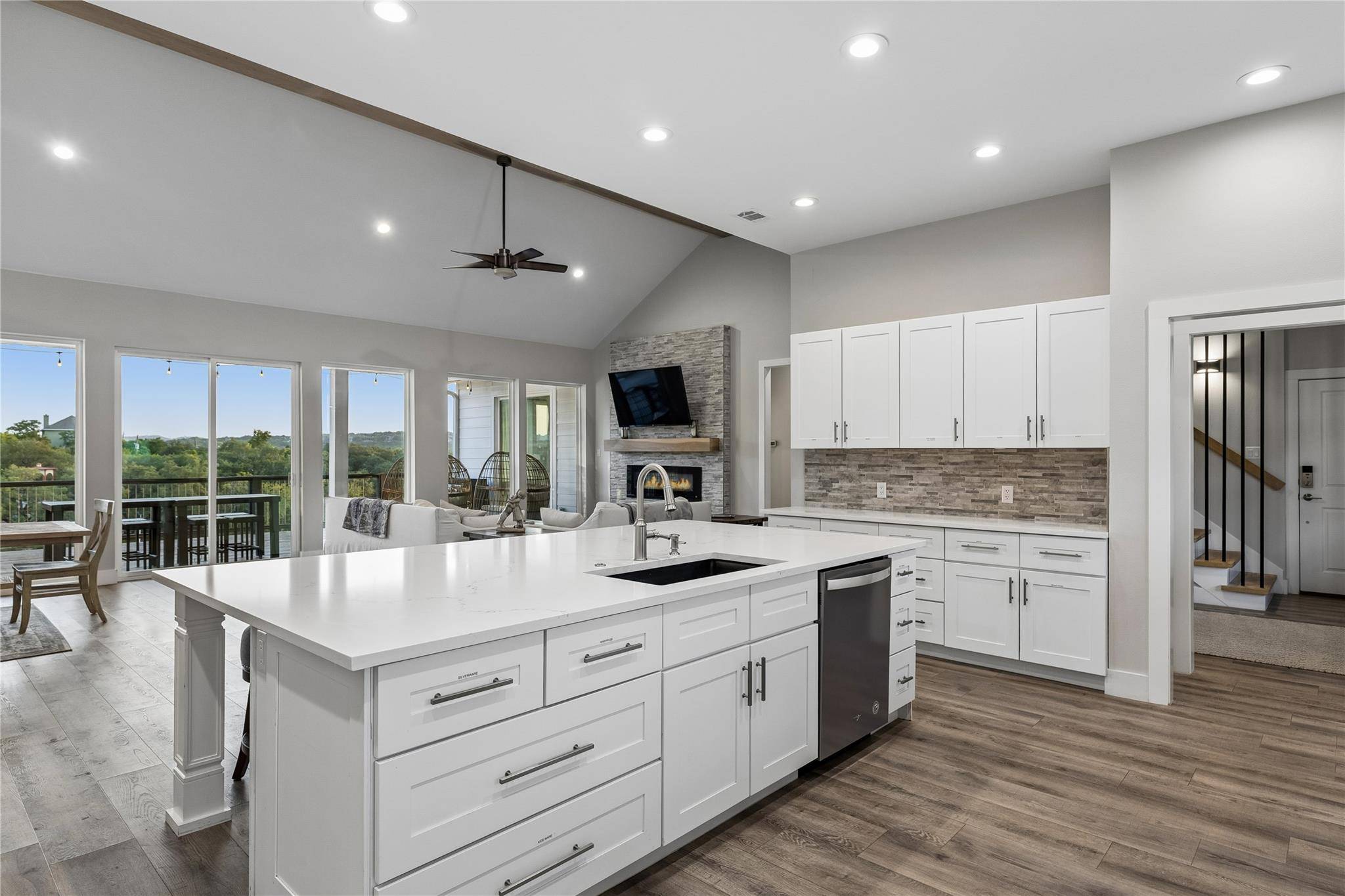 16323 Lake LOOP, Austin, TX 78734