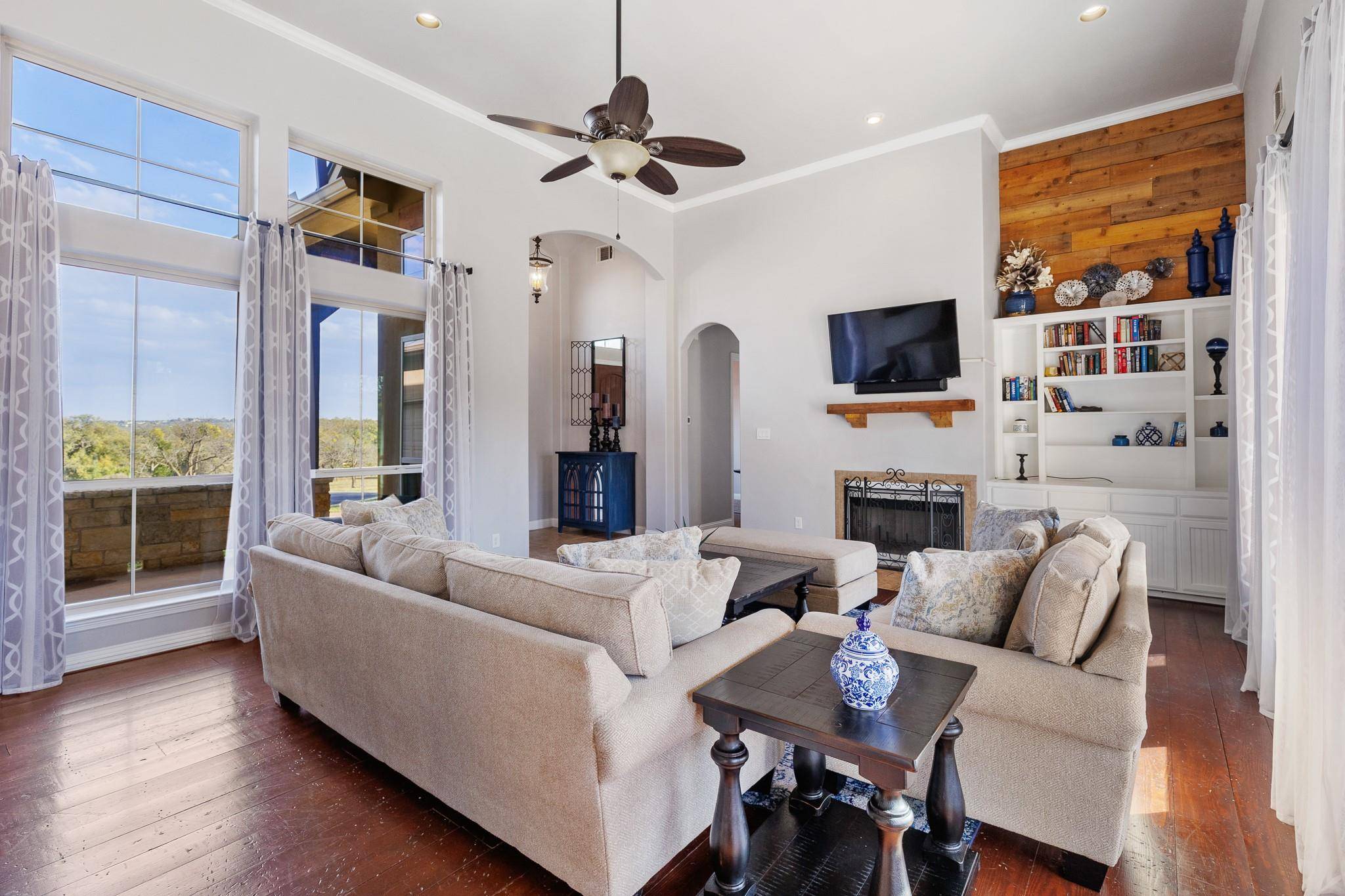 3206 Douglas DR, Horseshoe Bay, TX 78657