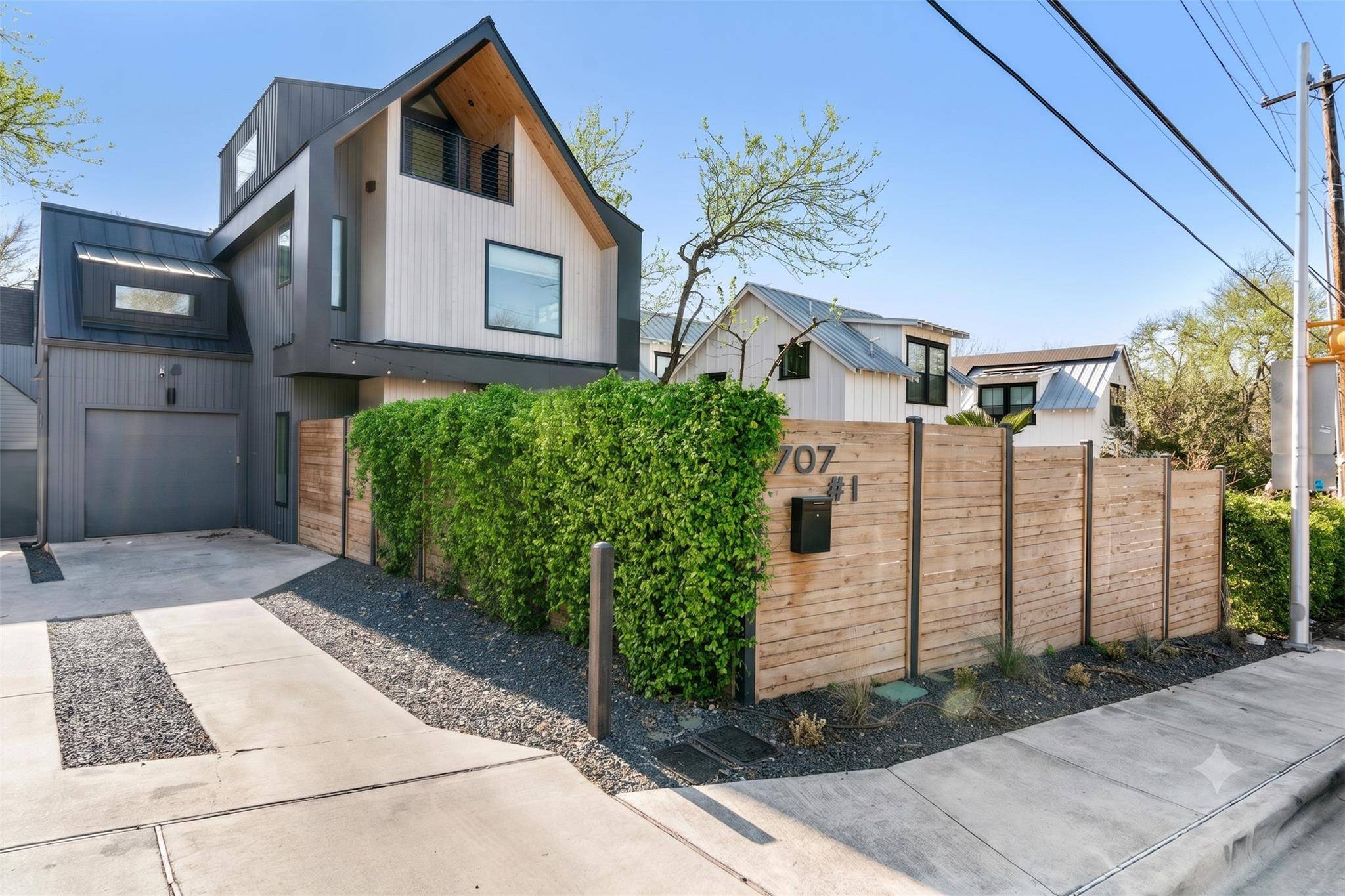 707 E Live Oak ST #1, Austin, TX 78704