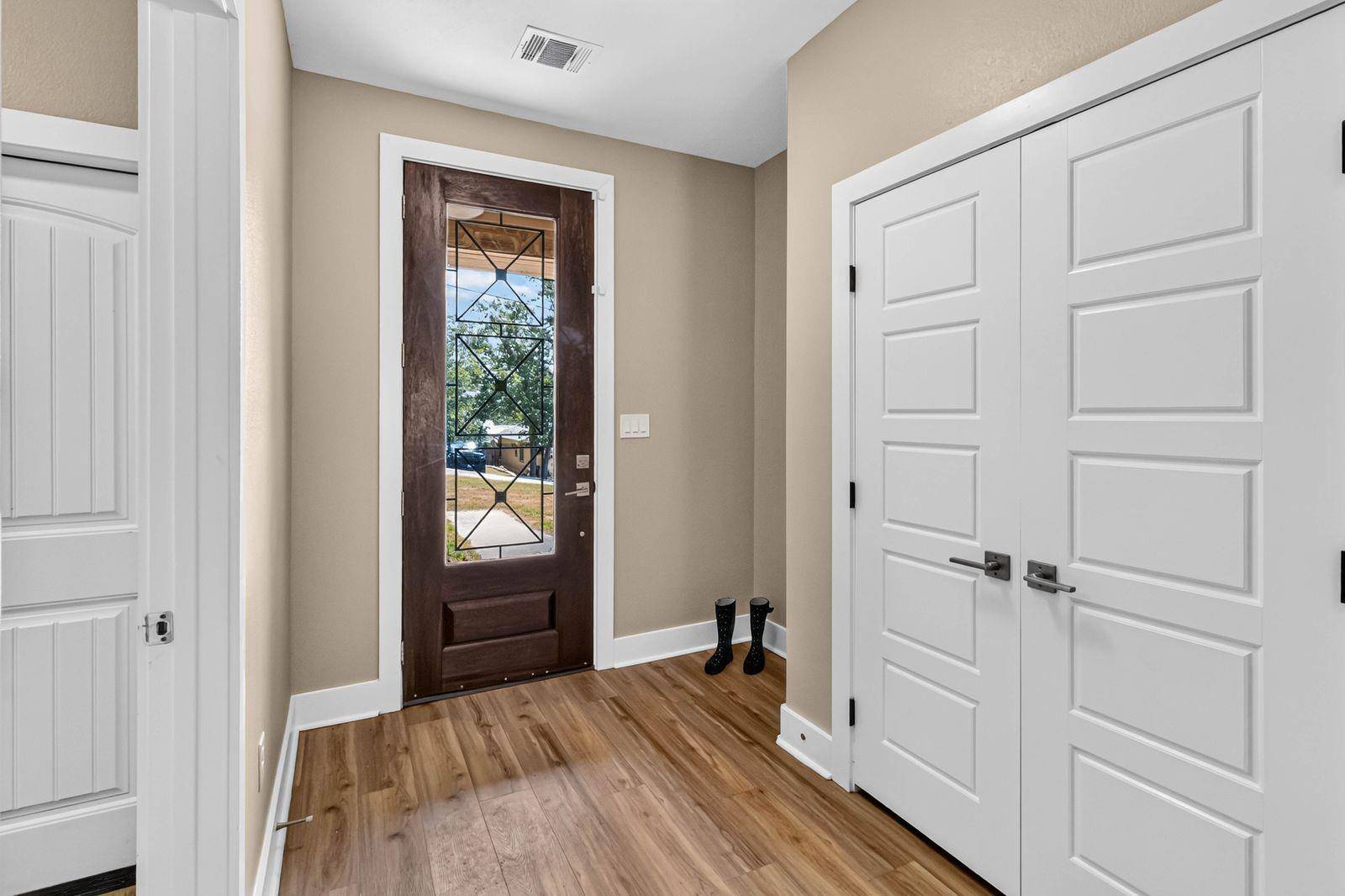 106 Kaapahu DR, Bastrop, TX 78602