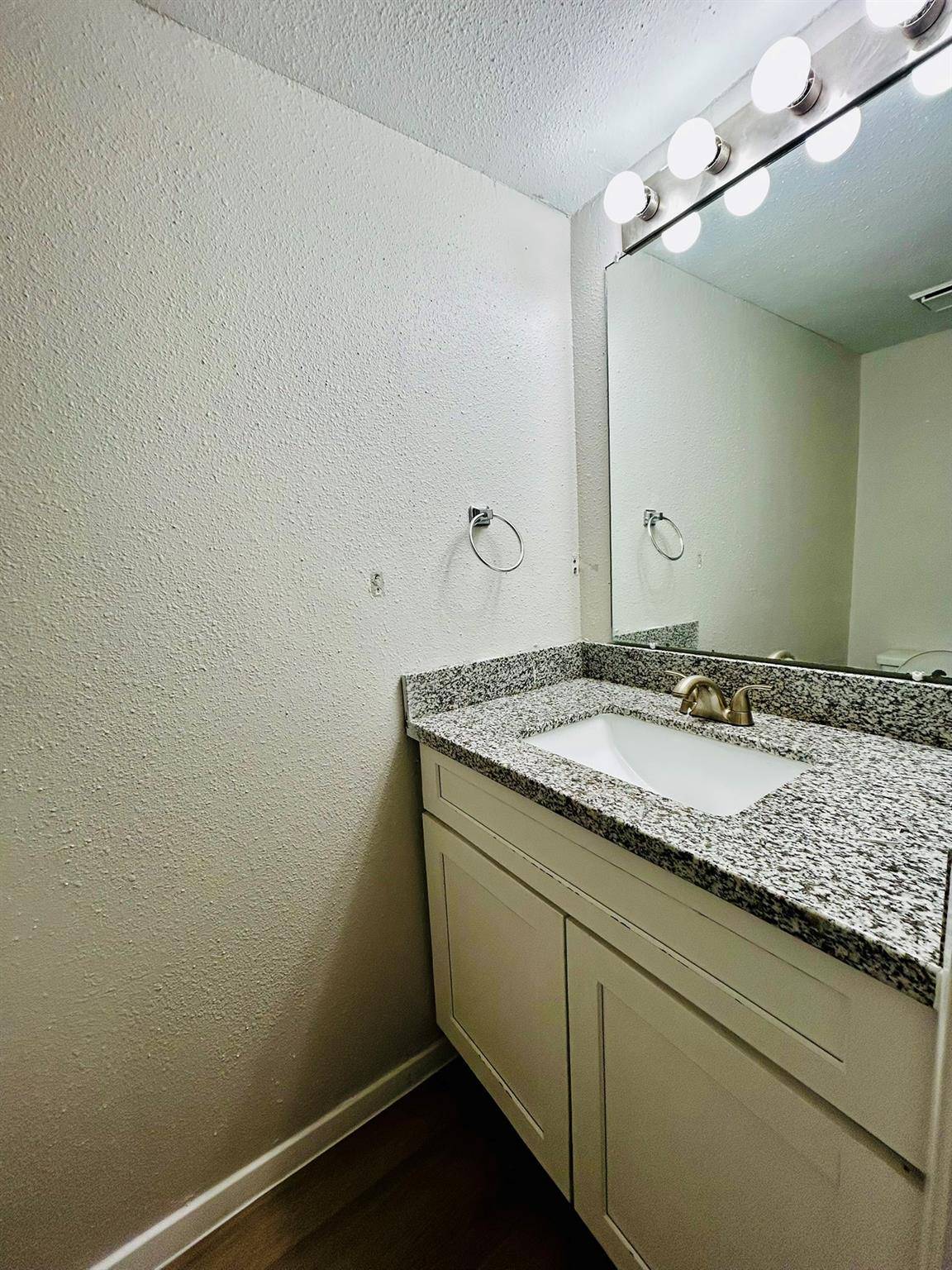 1818 River Crossing CIR #C, Austin, TX 78741