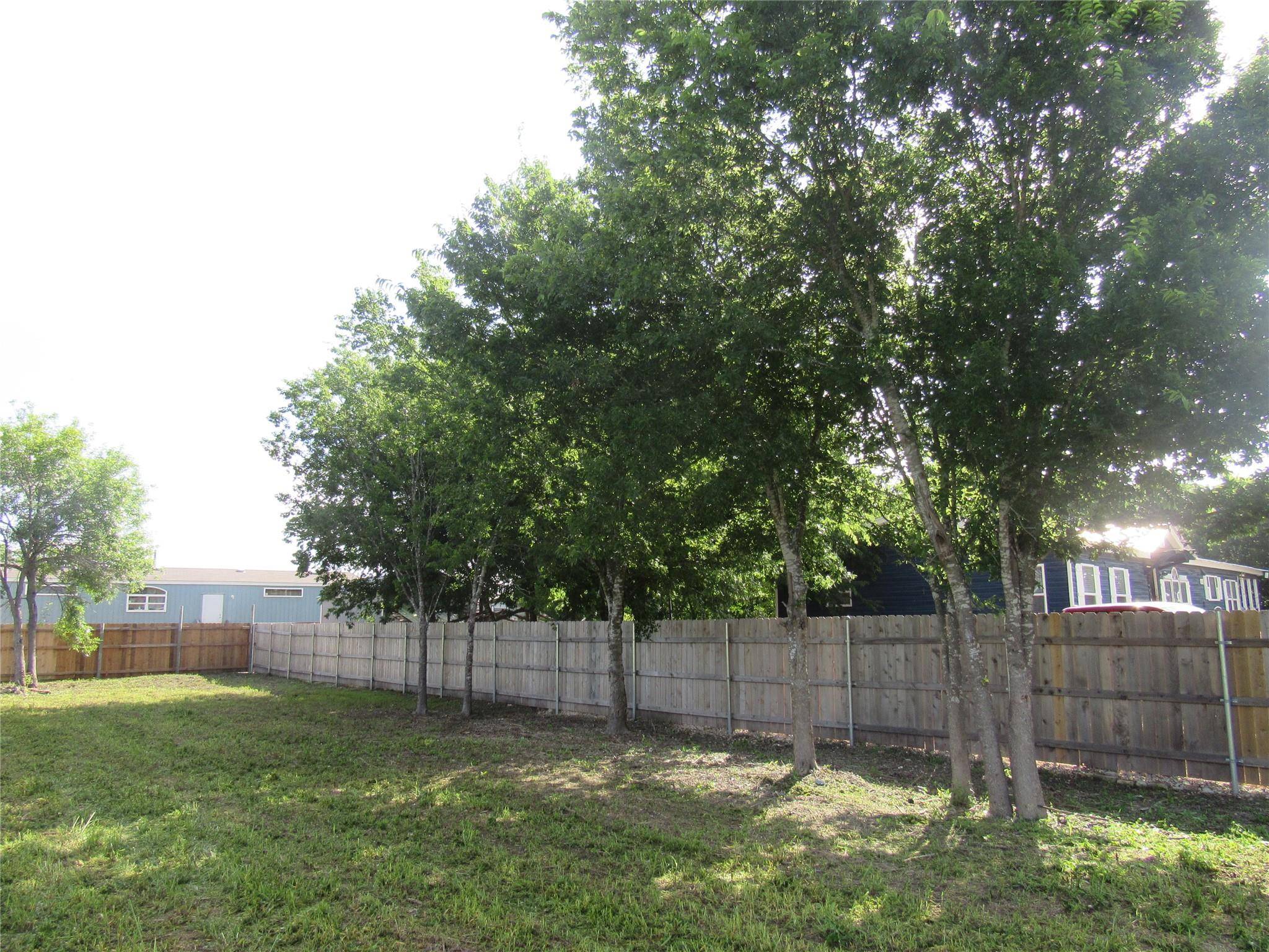 500 Arnold DR, Bartlett, TX 76511