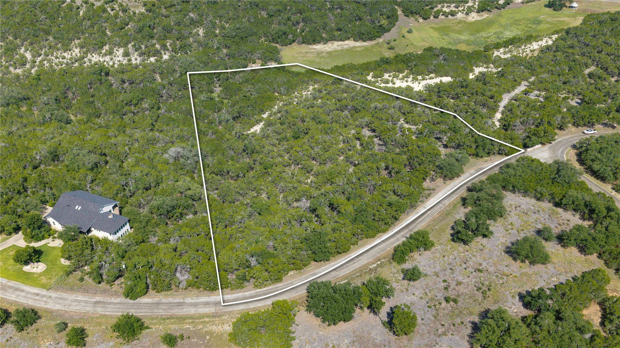104 Stonegate LN, Dripping Springs, TX 78620