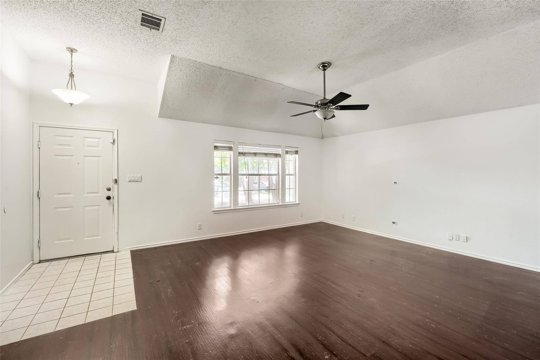 20801 Trotters LN, Pflugerville, TX 78660