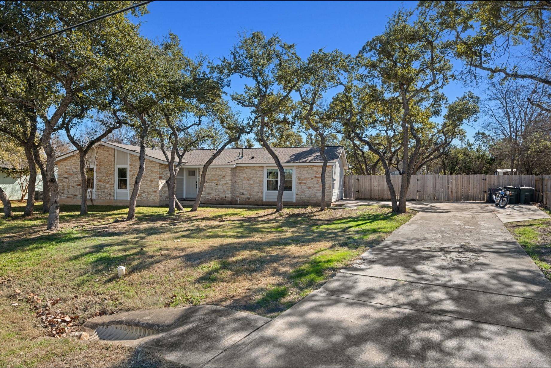 712 Ruby Isle DR, Leander, TX 78641