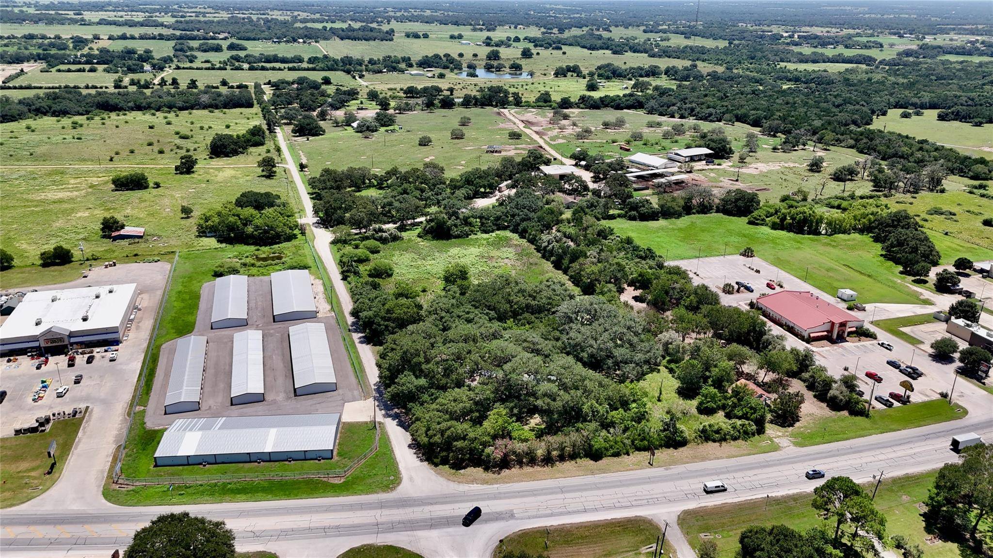 29 County Road 77B RD, Hallettsville, TX 77964