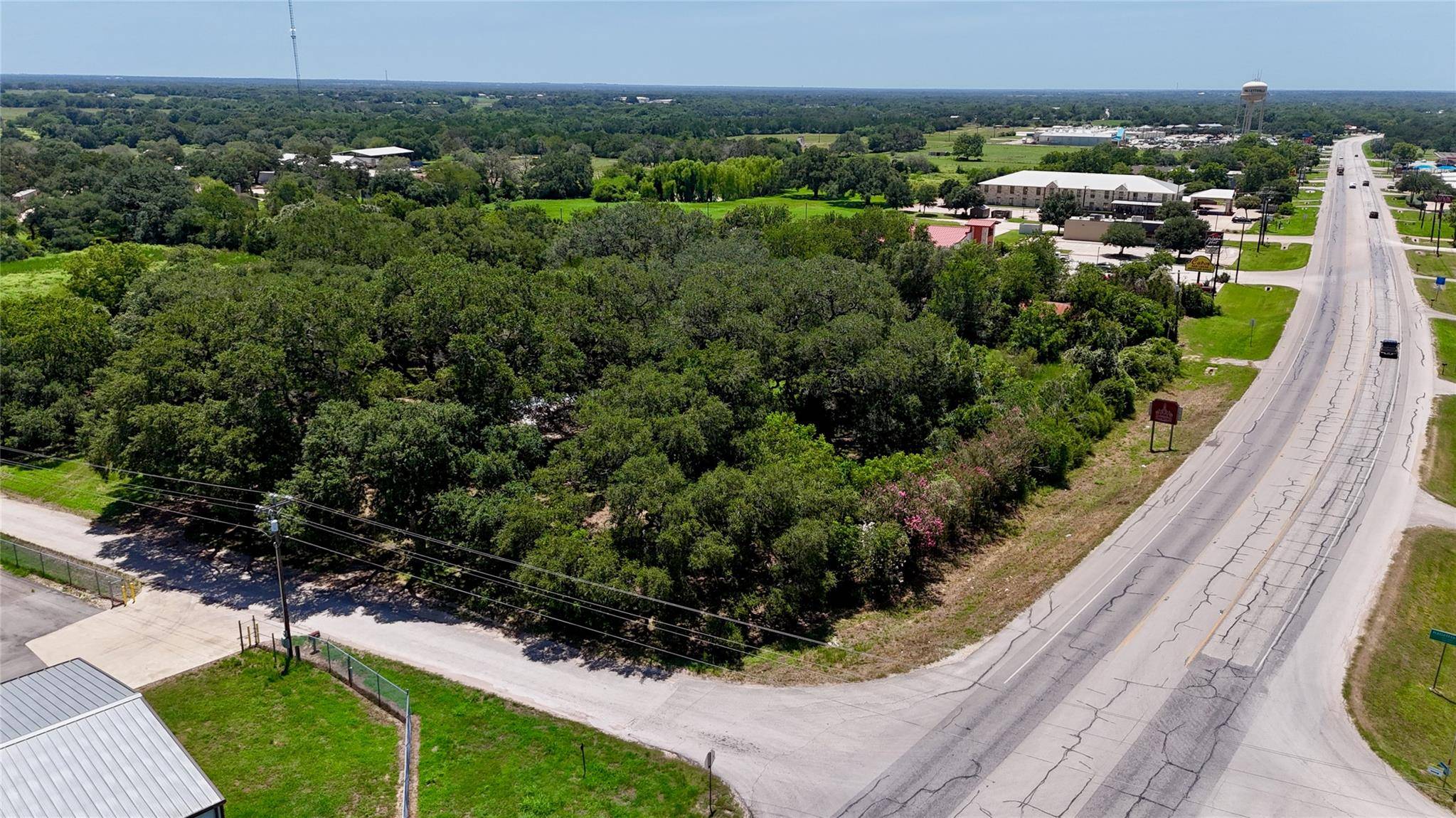 29 County Road 77B RD, Hallettsville, TX 77964