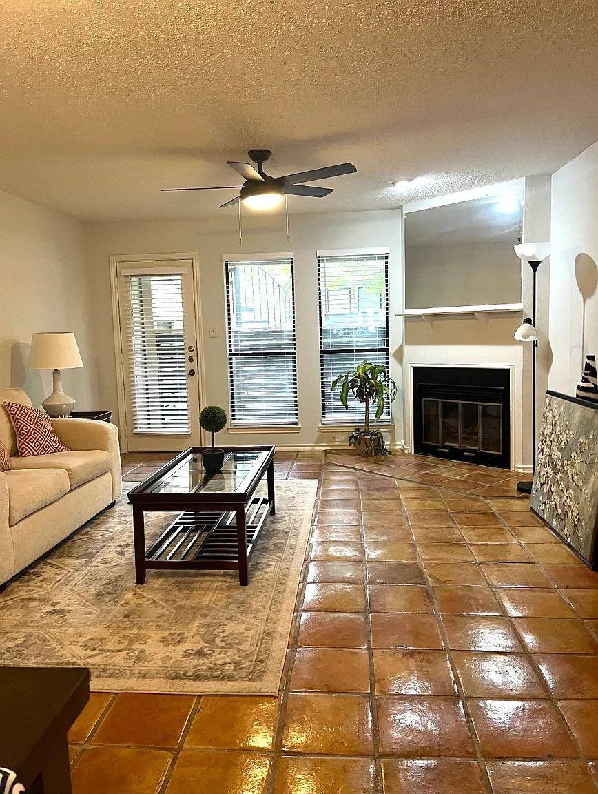 1404 Norwalk LN #104, Austin, TX 78703