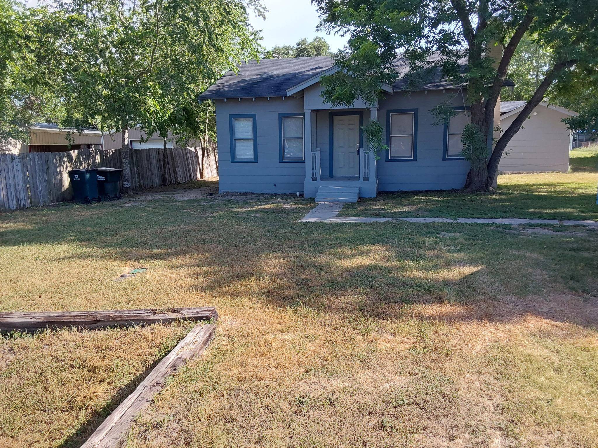 513 San Marcos HWY, Luling, TX 78648
