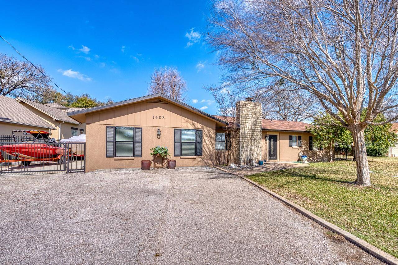 1408 Highland Dr DR, Highland Haven, TX 78654